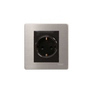 NERO V8 Stop Kontak Schuko Shutter